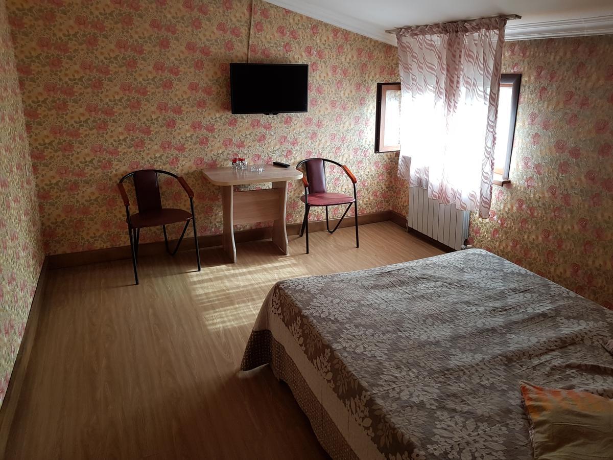 Mini Hotel Leila Αλμάτι Εξωτερικό φωτογραφία